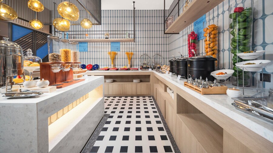 Holiday Inn Express Shanghai Hongqiao Linkong by IHG