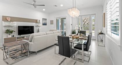 Tranquil Townhouse, Community Pool, Dock access, Waterfront Community!
