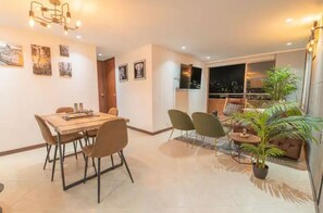 Dining - High-Rise two-bedroom apartment! (Medellín)