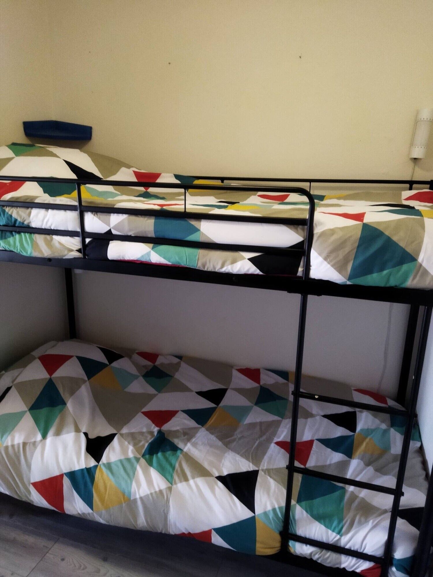 Wi-Fi gratuit, draps fournis