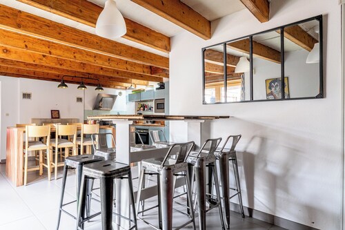 Holiday Home 'Maison Familiale Sud Nantes' with Private Garden and Wi-Fi