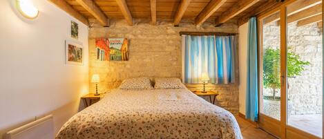 2 عدّة غرف نوم ومكواة/لوح كي وواي فاي مجانًا وملاءات أسرّة