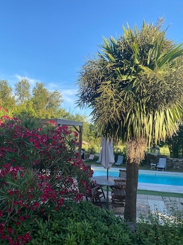 Holiday Home 'L'hébergerie Sablotine' with Private Pool, Terrace and Wi-Fi