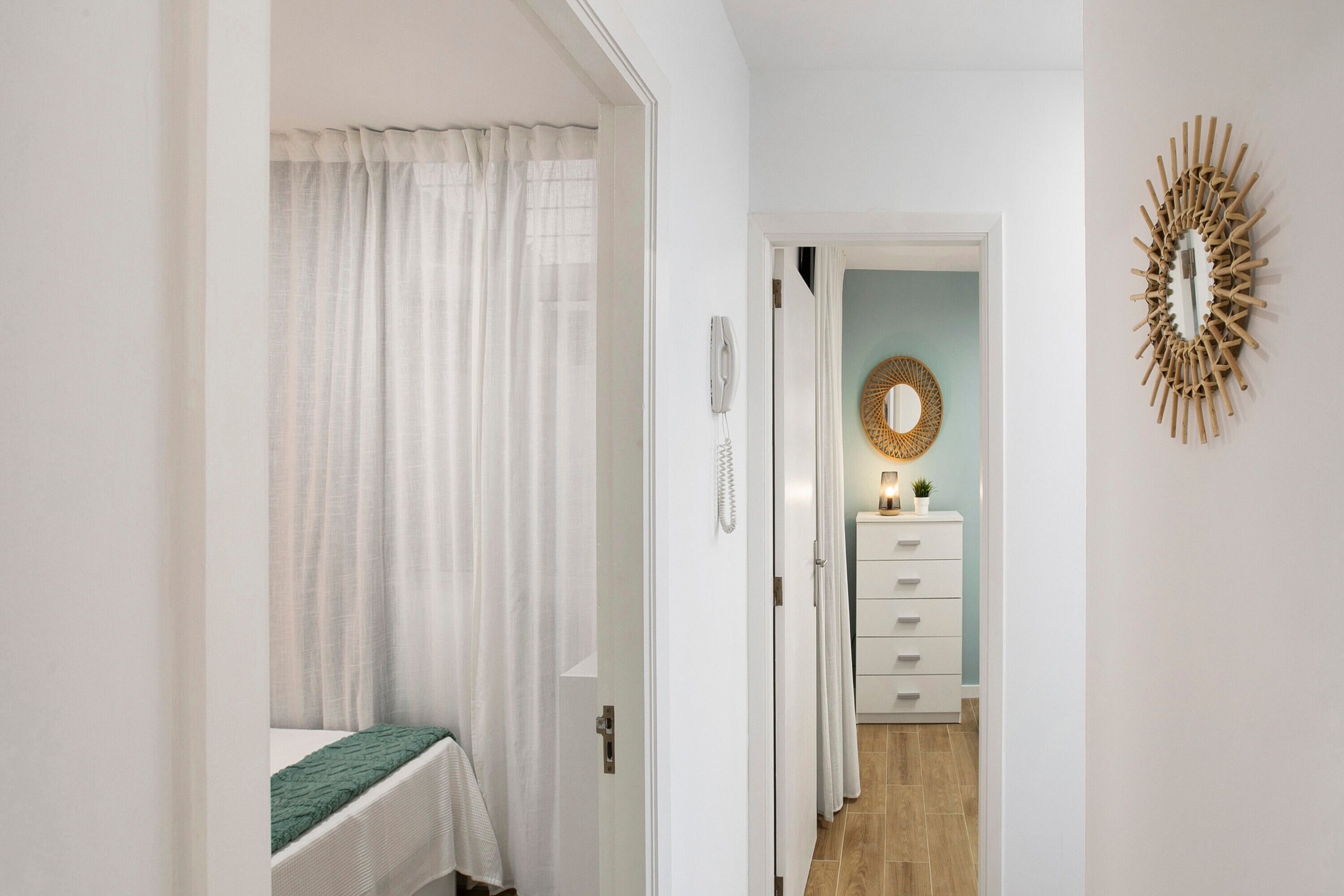 2 多间卧室、熨斗/熨衣板、免费 WiFi、床单