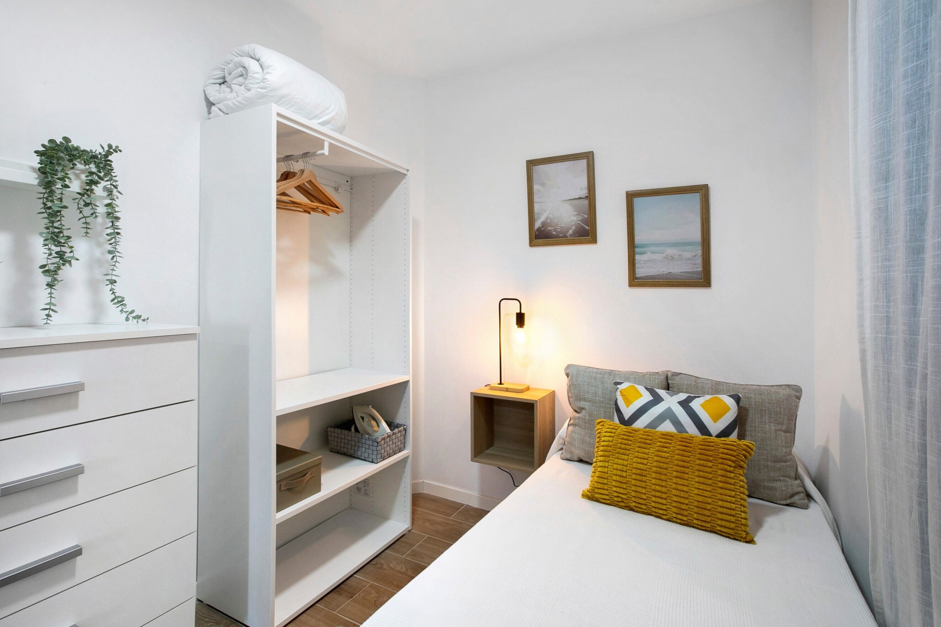 2 chambres, fer et planche à repasser, Wi-Fi gratuit, draps fournis