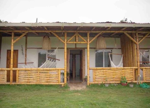 Private New 2BD/1Bath Bungalow on Lush Green Land