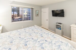 2 bedrooms, internet, bed sheets