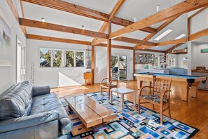 Games room - Sail Away - Croatan VB home with billiards table (Virginia Beach)