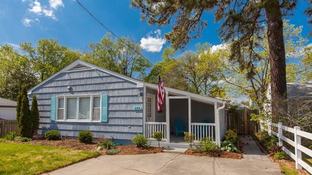 A single-story house with a porch, a small front yard, and a mailbox. - Endless Summer - Resort Area - Vibe District VB (Virginia Beach)