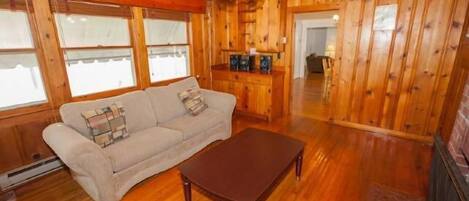 Télévision, cheminée