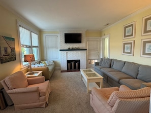 TV, fireplace