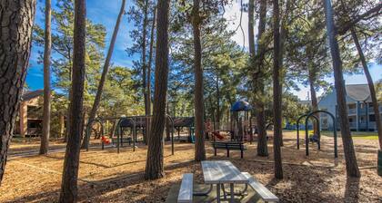 Shore Breakaway Condo - Monthly Rental - Chic's Beach