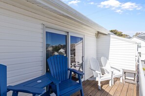 Terrace/patio - Salty Vibe-Resort Area-Virginia Beach (Virginia Beach)