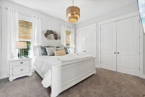 3 bedrooms, desk, iron/ironing board, WiFi