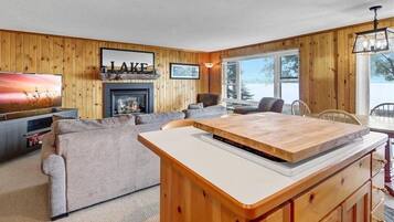 Smart TV, fireplace, video games, DVD player