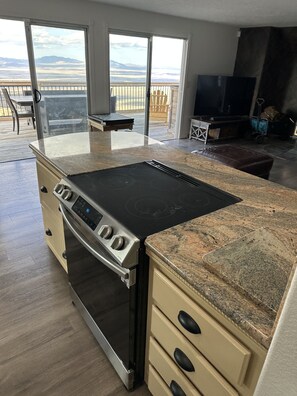 Interior - A slice of paradise nestled on 32 acres of pristine desert in Lucerne Valley.  (Lucerne Valley)