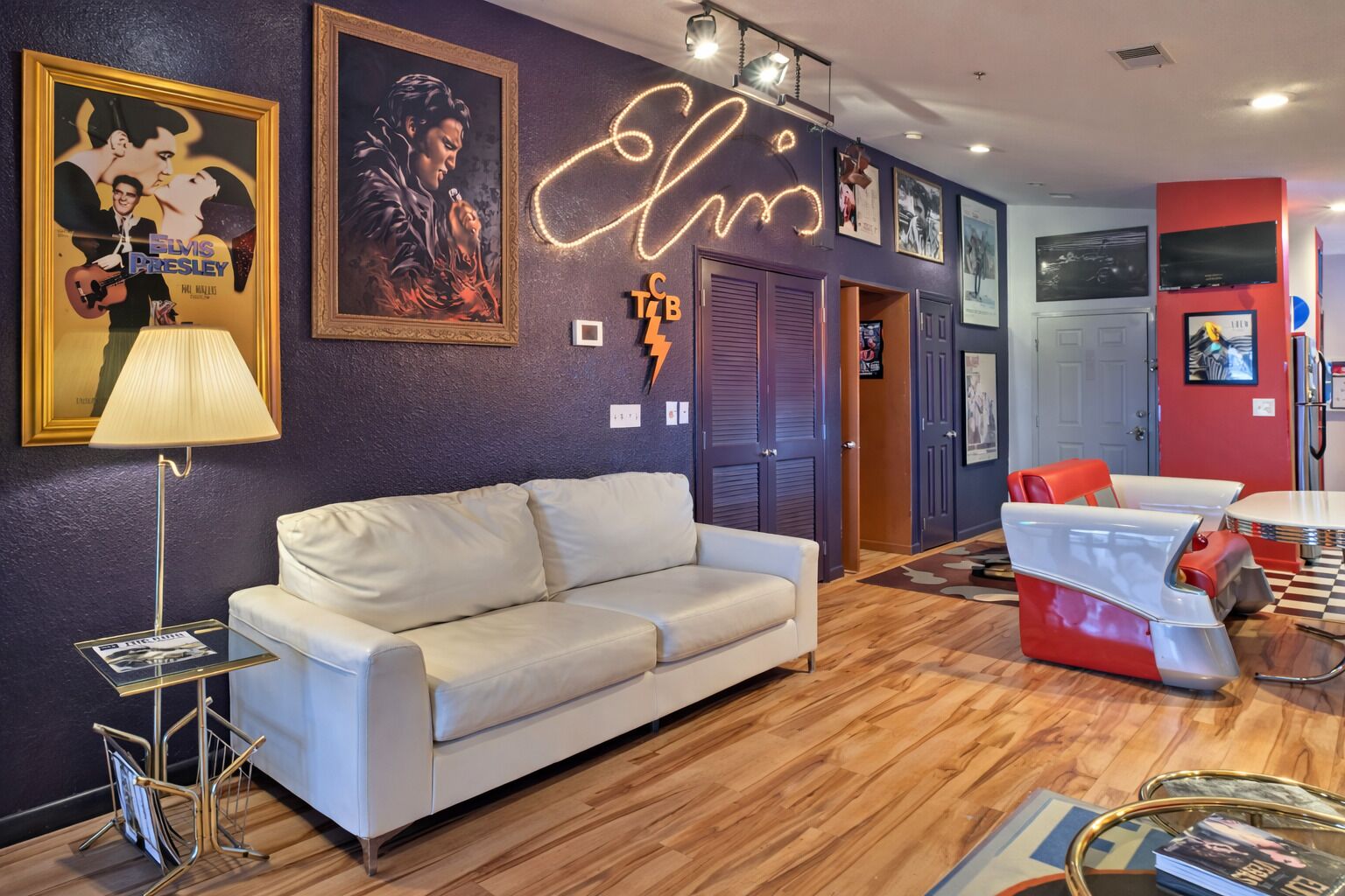 Grand Single Room, 2 Bedrooms, Jetted Tub, Golf View | Desk, blackout drapes, free WiFi