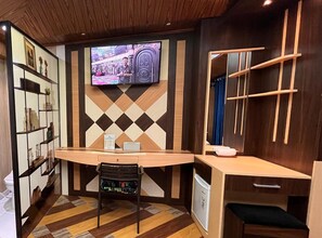 Deluxe Double Room | Room amenity