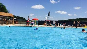 Piscine extérieure, piscine chauffée