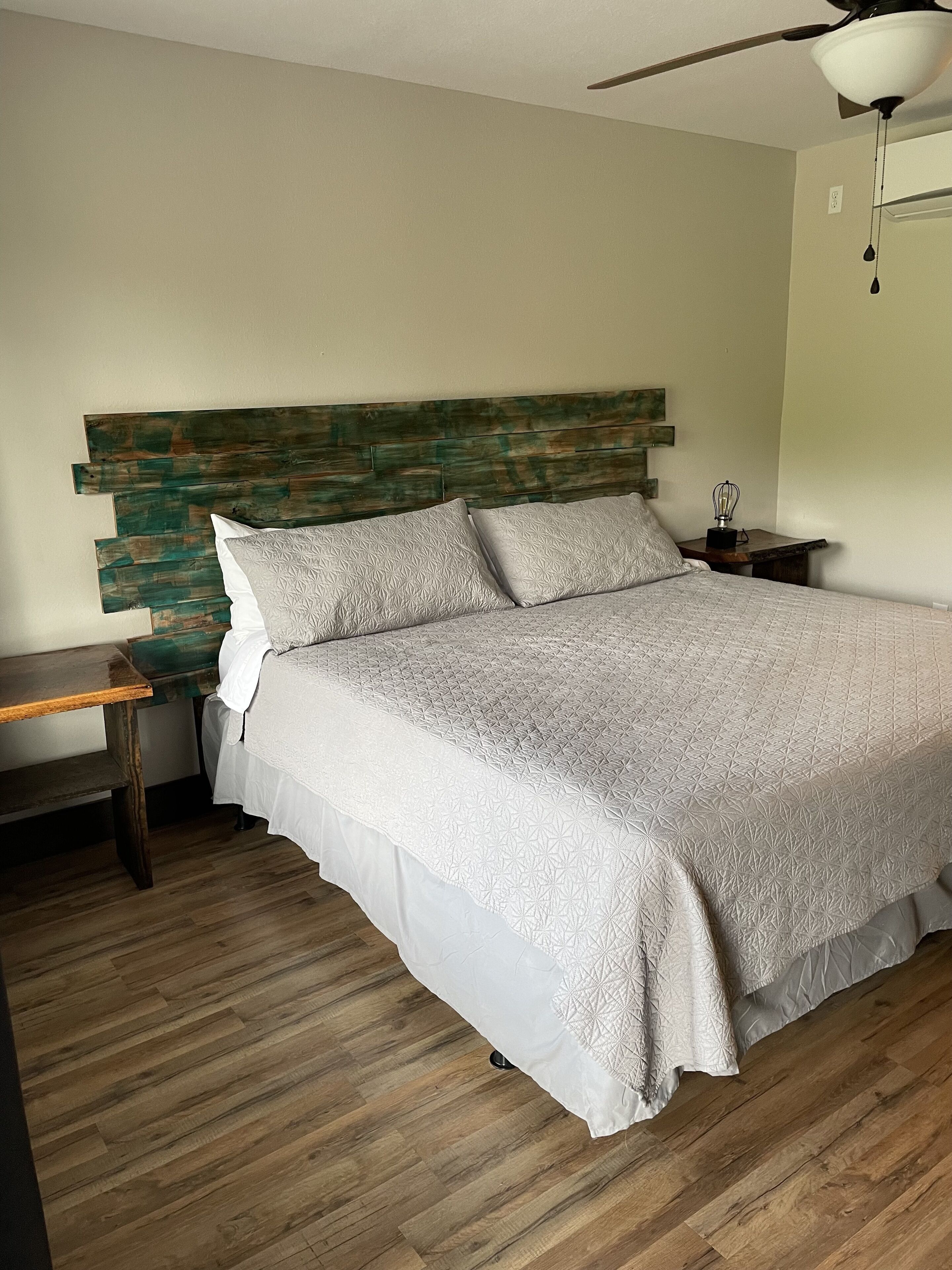 Kamar Khas | Didekorasi berbeda-beda dan seprai linen