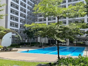Schwimmbecken
