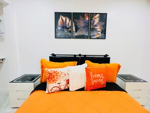 1 bedroom, desk, iron/ironing board, free WiFi - Magnolias Suite (Lehigh Acres)