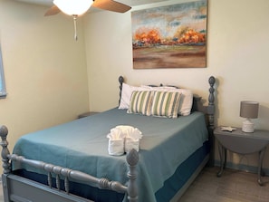 2 bedrooms, iron/ironing board, WiFi, bed sheets