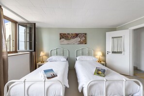 2 habitaciones, tabla de planchar con plancha y wifi gratis 