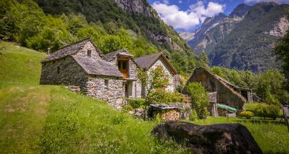 Casa Mima 2 Gerra Verzasca for 6, Gerra Verzasca, Switzerland