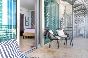 Apartment - Chasing Waves - Penthouse With Private Hot tub (Miami Beach)