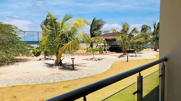 In-room safe, blackout curtains, free WiFi, bed sheets