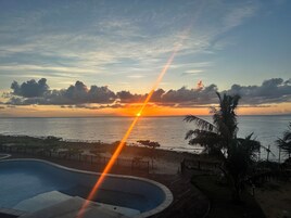 2 piscinas al aire libre, sillones reclinables de piscina
