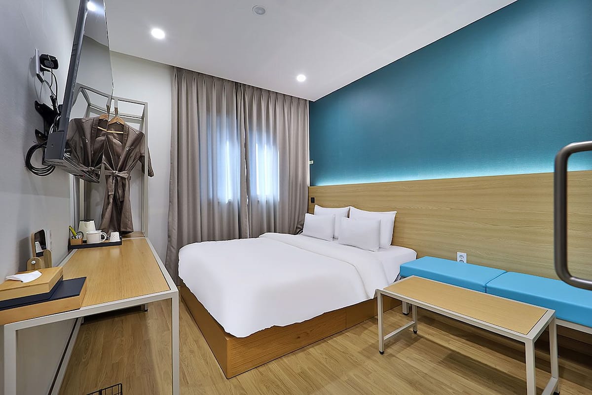 Standaard tweepersoonskamer | 1 slaapkamer, luxe beddengoed, bedden met traagschuimmatras, een bureau