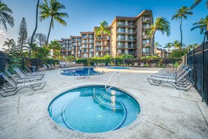 A heated pool - Magnificent ocean-view condo with golf, pool, balcony, & grilling area (Kihei)