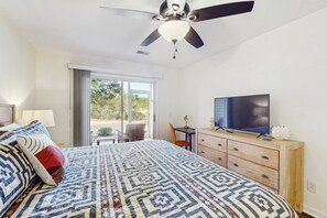 3 bedrooms, iron/ironing board, internet, bed sheets