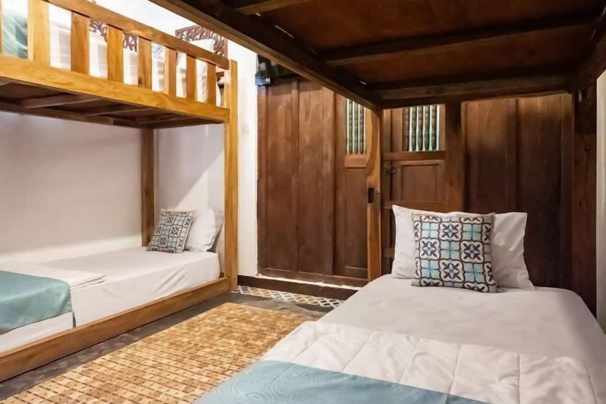 Free WiFi, bed sheets