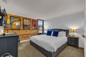 2 bedrooms, iron/ironing board, WiFi, bed sheets - Stylish 2BR Walk to Ski Slopes (Park City)