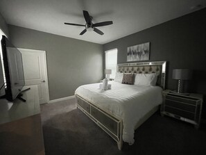 5 Schlafzimmer, BĂŒgeleisen/BĂŒgelbrett, Internetzugang, BettwĂ€sche