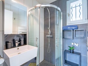 Bathroom - Le Mas des Calanques by Interhome (Saint Aygulf)