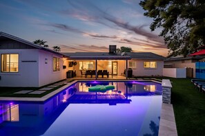A heated pool - Desert Oasis with Private Pool - Summer stay in Old Town Scottsdale (Scottsdale)