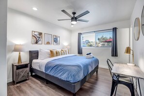 4 habitaciones, escritorio, tabla de planchar con plancha y wifi gratis