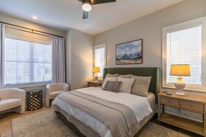 4 bedrooms, WiFi - Blue Meadows at Blue Ridge Mountain Club - stunning views, hot tub, indoor/outdoor fireplaces (Boone)