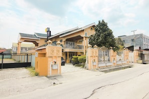 Front of property - OYO Life 2553 Kost Daya (Pekanbaru)