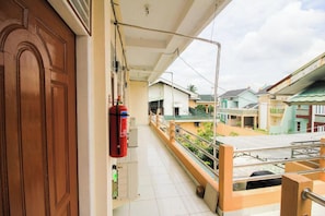 Exterior detail - OYO Life 2553 Kost Daya (Pekanbaru)