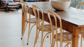 65-Zoll-Smart-TV mit Digitalempfang, Kamin, Netflix