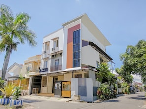Front of property - OYO Life 2760 Kost Simpang Borobudur 47 (Malang)