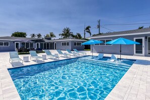 Pool - 2013 B Sunshine Manors (Wilton Manors)
