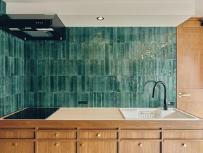 Phòng Suite Superior, không hút thuốc | Bếp riêng | Tủ lạnh, lò vi sóng, bếp nấu, dụng cụ nấu nướng/bát dĩa/dao nĩa 