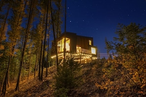 Exterior - Off Grid Stays - Treehouse #2 (Columbia Falls)