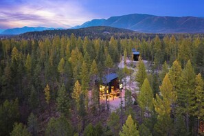 Exterior - Off Grid Stays - Treehouse #2 (Columbia Falls)